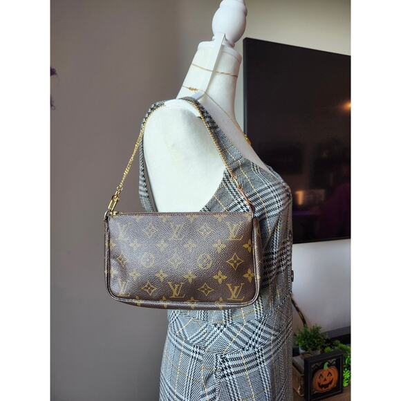 Louis Vuitton Monogram Pochette Accessoires AR0030 Shoulder Bag with Chain - Picture 3 of 15
